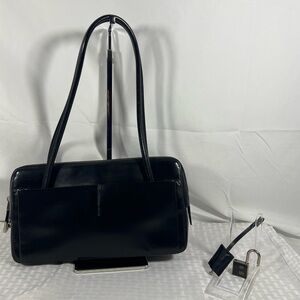 3024: Bally Black Leather Shoulder Bag B Logo Padlock Made in Italy